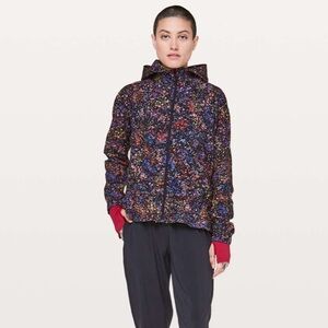 Lululemon Pack It Up Jacket
Flowerescent Multi Size 4 Black Colourful